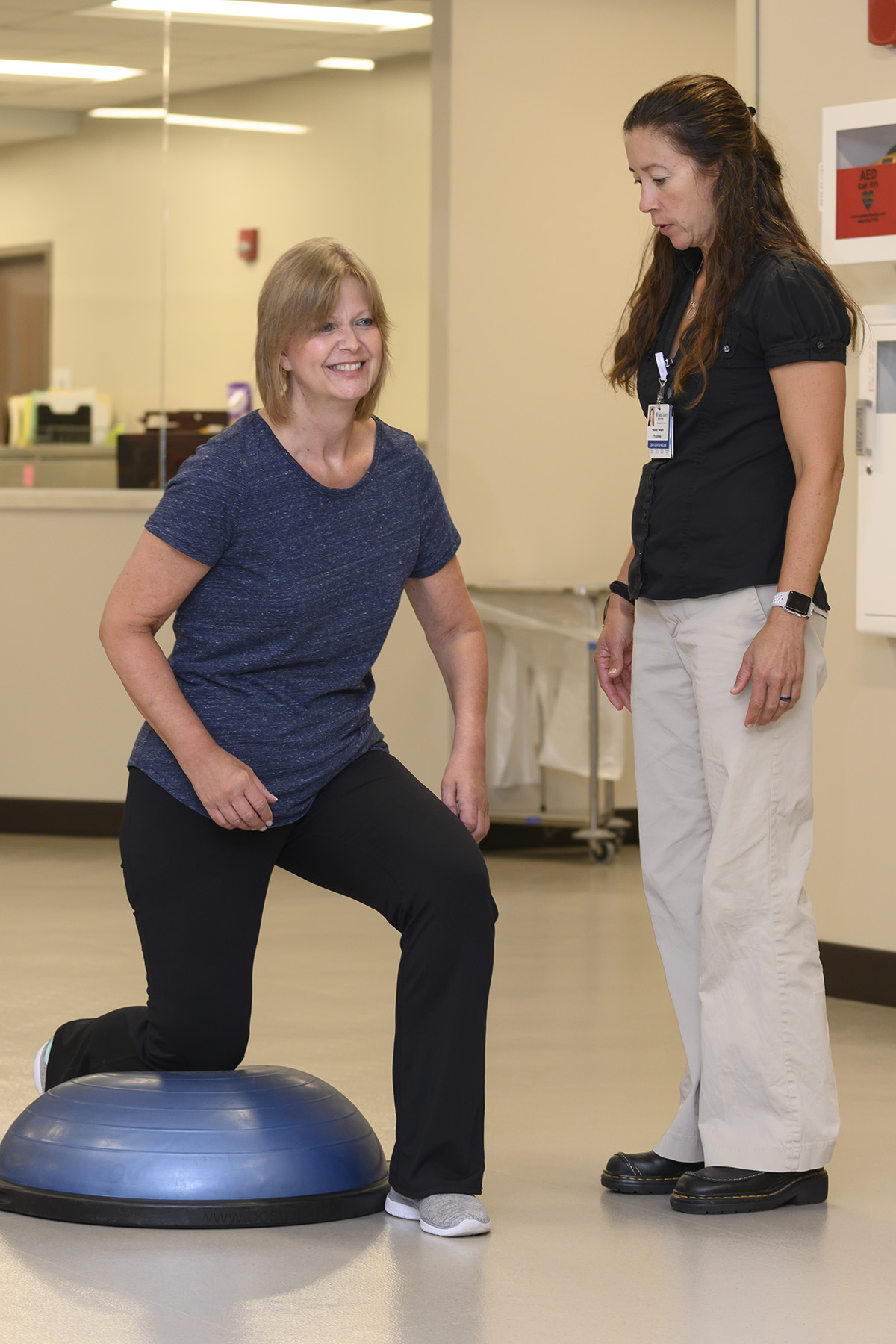 Susan Rushing working with her physical therapist