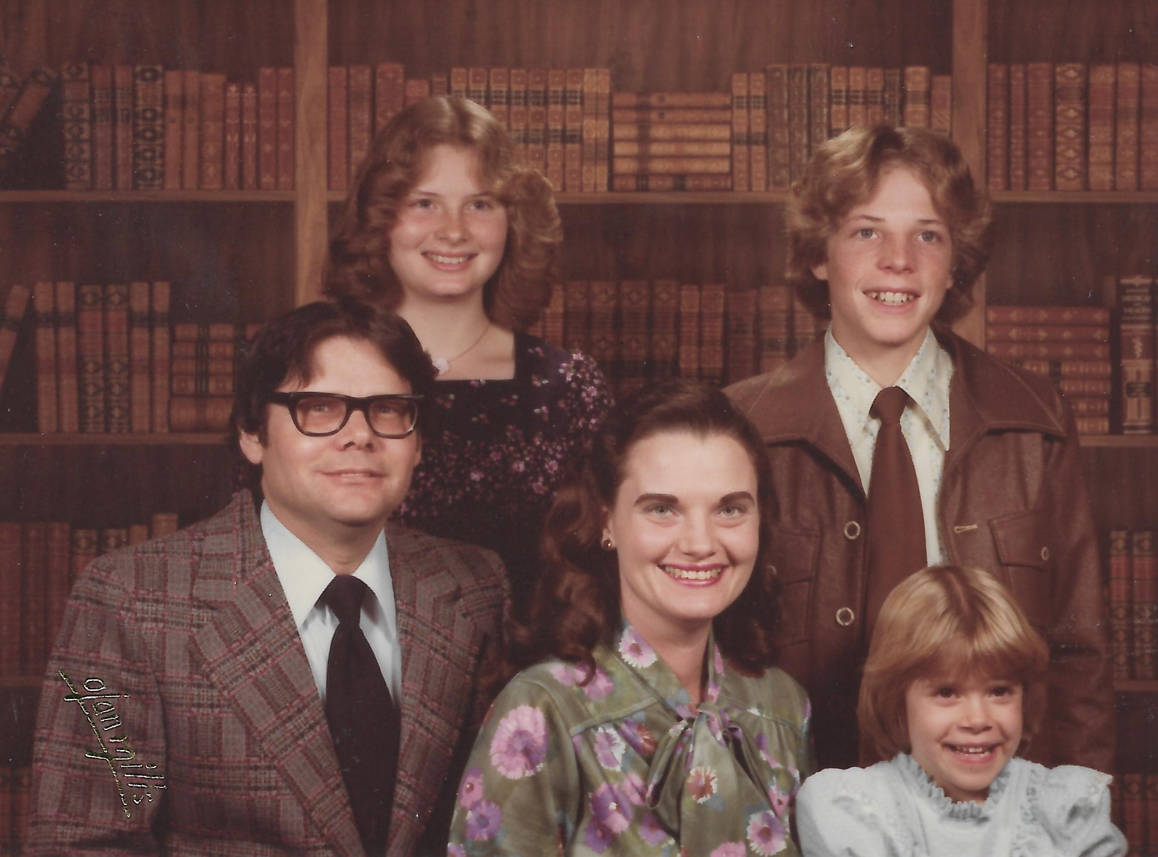 Don List, his wife, three children in a family portrait in 1975