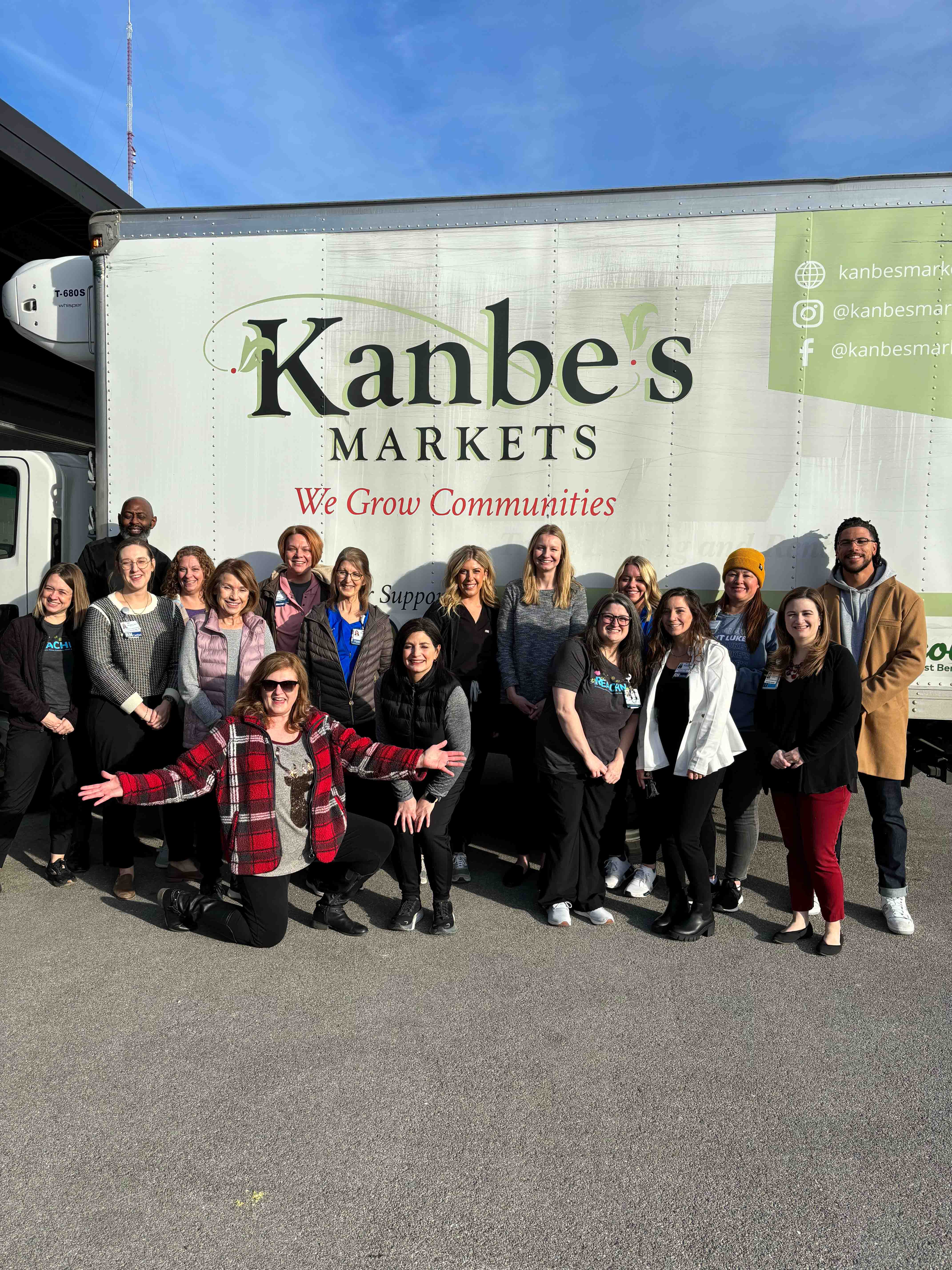 Saint Luke’s Population Health Team members volunteer at Kanbe’s Markets so communities can access healthy, fresh foods.